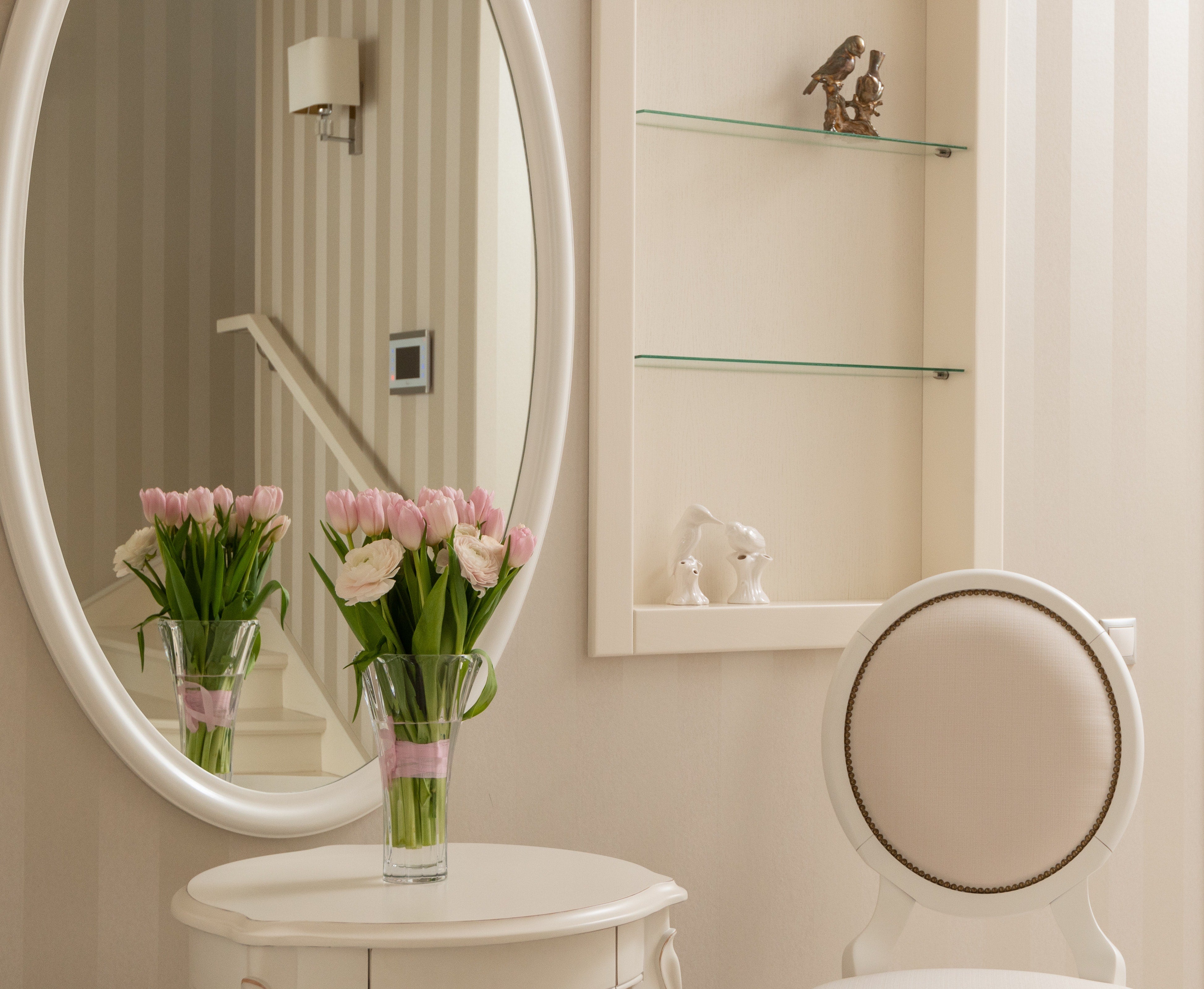 Creating the Illusion of Space: Mirrors in Small Rooms